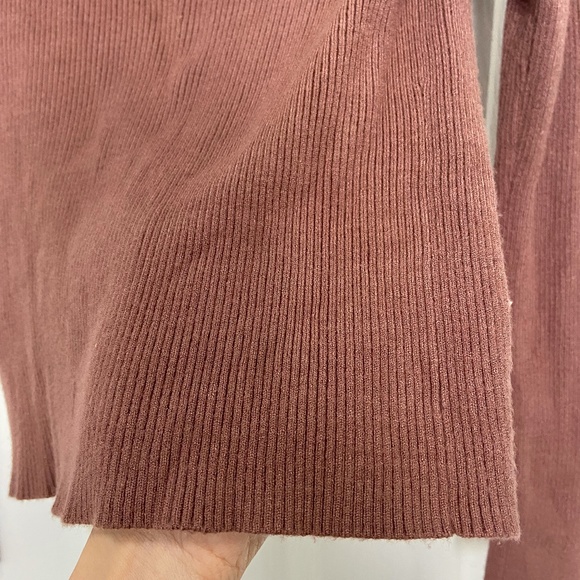 Abercrombie and Fitch Cozy A&F Collection Ribbed Knit - Picture 8 of 9